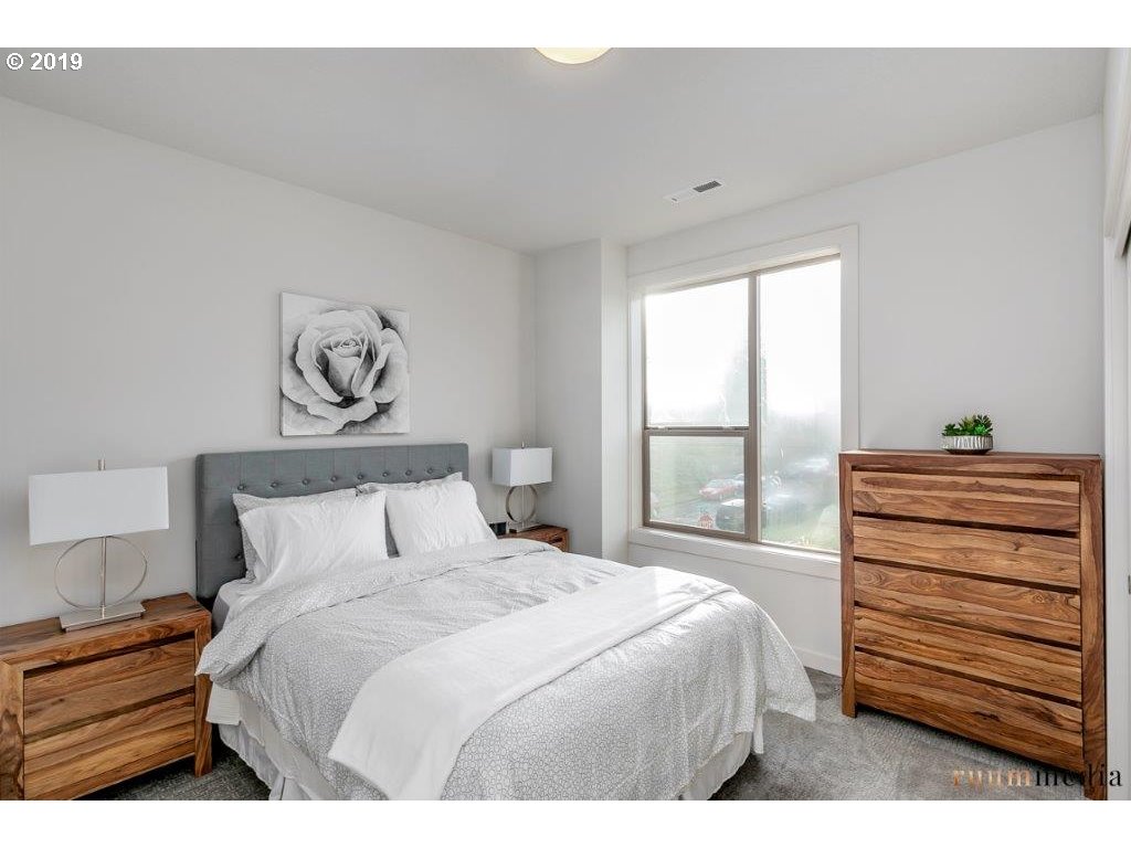 5207 Northeast 25th Avenue Portland, OR 97211 - Photo 14 of 31