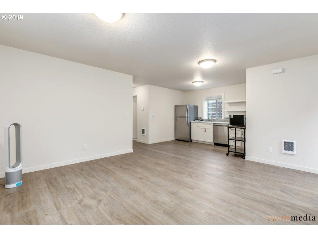 5207 Northeast 25th Avenue Portland, OR 97211 - Photo 20 of 31