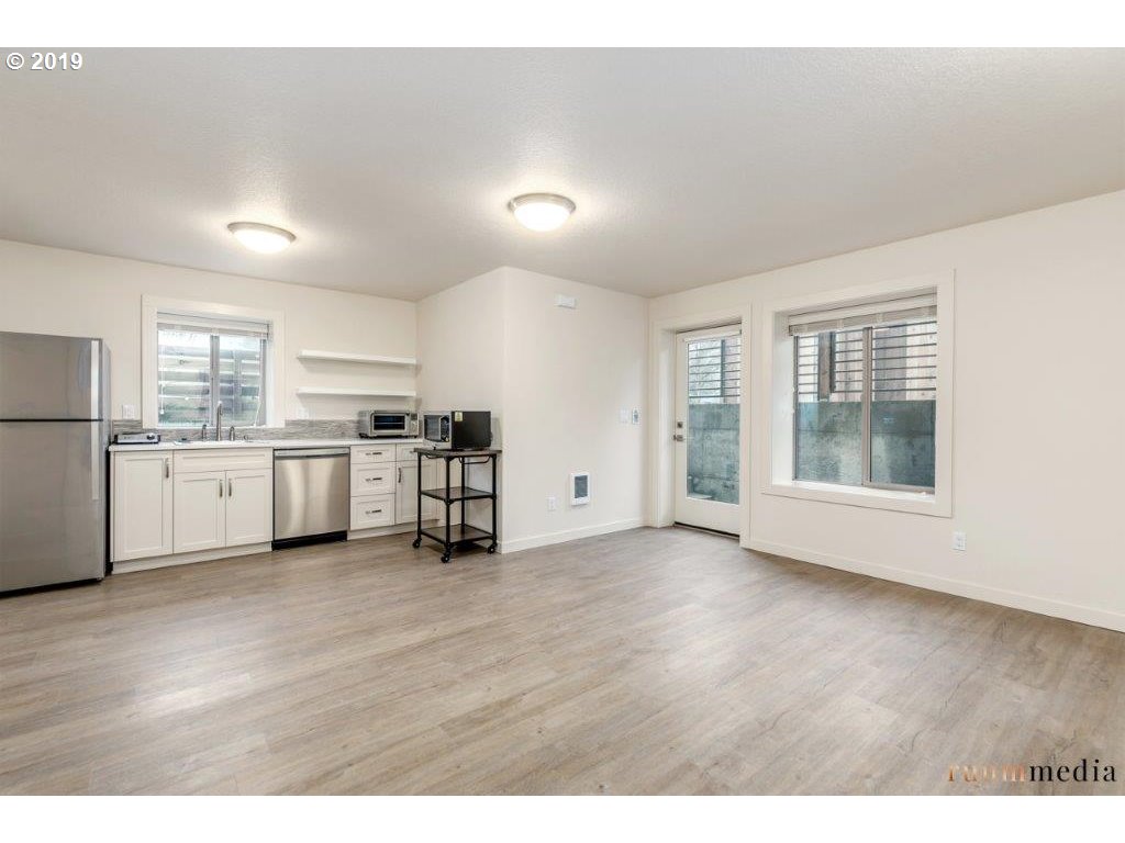 5207 Northeast 25th Avenue Portland, OR 97211 - Photo 21 of 31