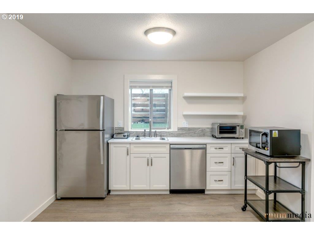 5207 Northeast 25th Avenue Portland, OR 97211 - Photo 23 of 31
