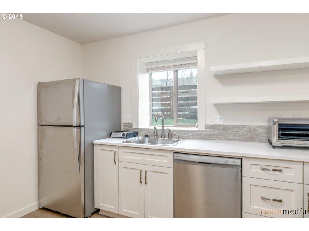 5207 Northeast 25th Avenue Portland, OR 97211 - Photo 25 of 31