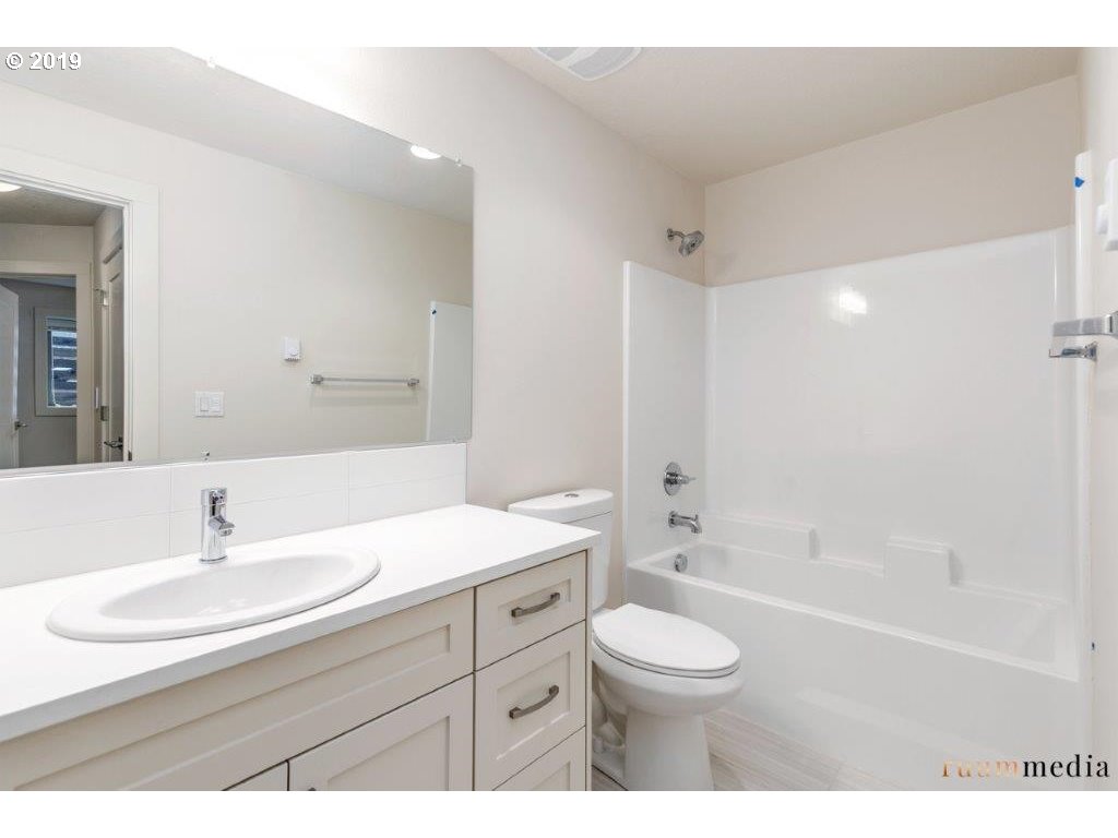 5207 Northeast 25th Avenue Portland, OR 97211 - Photo 28 of 31