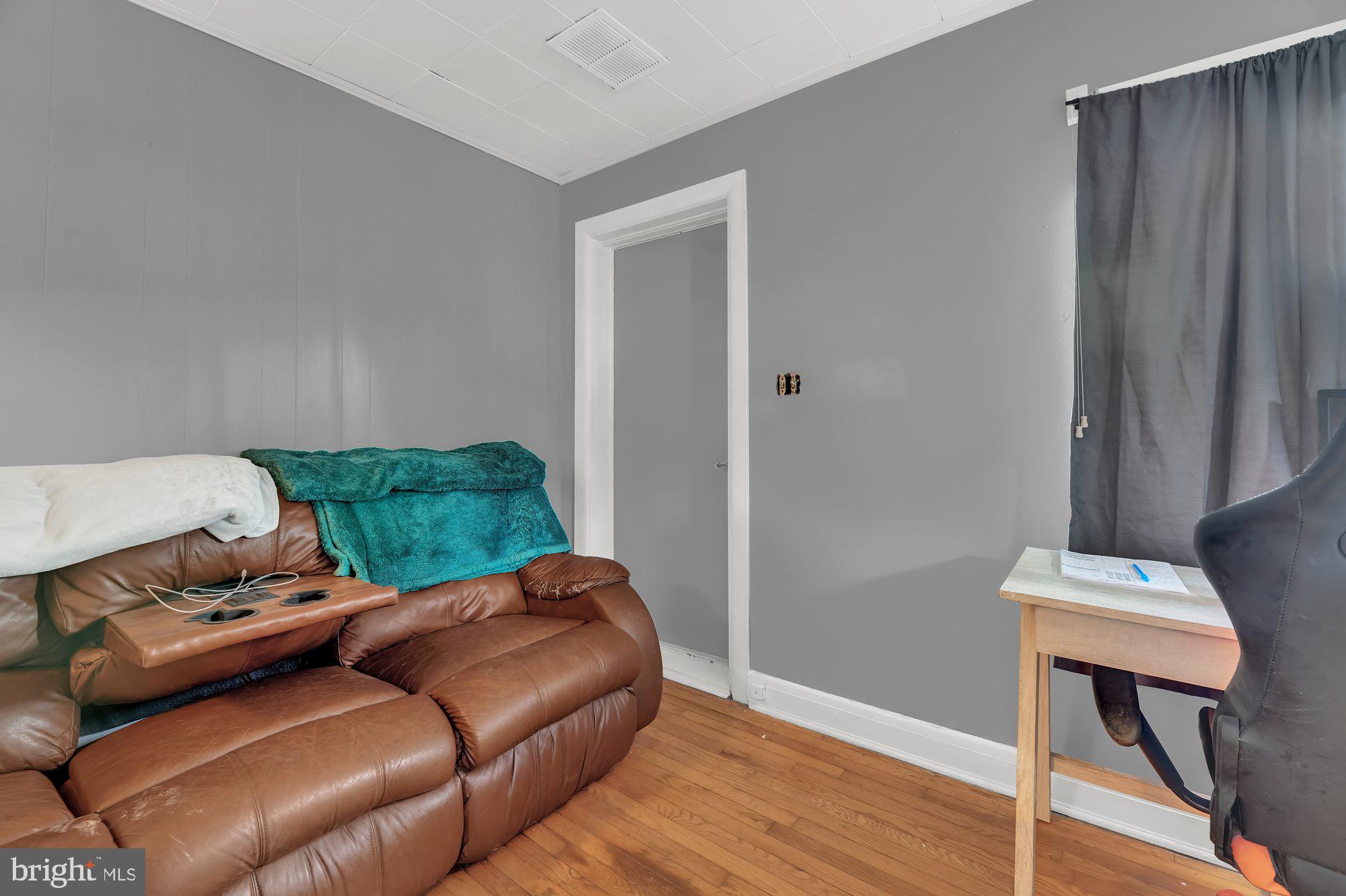 4117 North Point Road Baltimore, MD 21222 - Photo 4 of 29 Gallery Image 4