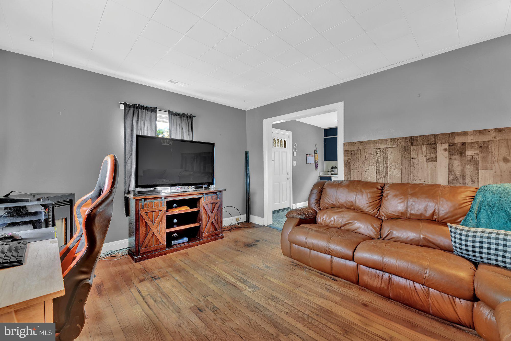 4117 North Point Road Baltimore, MD 21222 - Photo 5 of 29 Gallery Image 5
