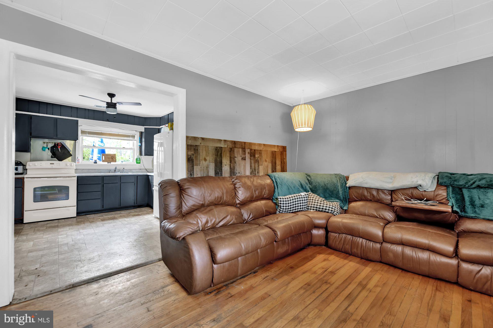 4117 North Point Road Baltimore, MD 21222 - Photo 7 of 29 Gallery Image 7