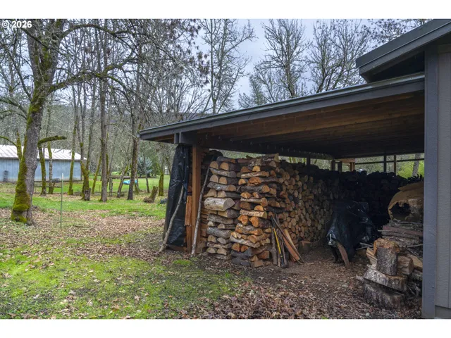 a view of outdoor space