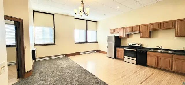 $1,350 | 400 1st Avenue Southwest, Chisholm, MN 55719