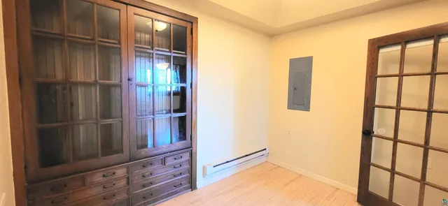 $1,350 | 400 1st Avenue Southwest, Chisholm, MN 55719