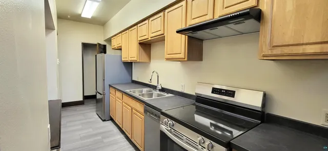 $1,350 | 400 1st Avenue Southwest, Chisholm, MN 55719