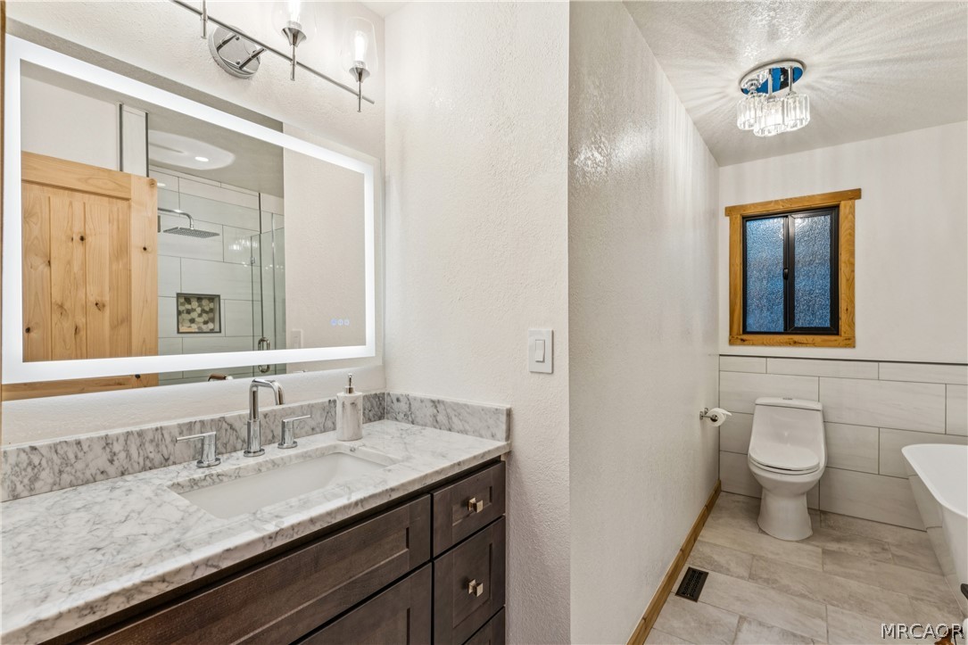 590 Arrowhead Villa Road Lake Arrowhead, CA 92352 - Photo 13 of 43