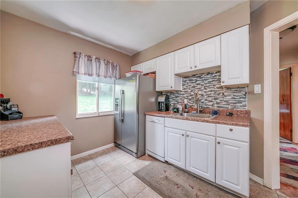 3563 Middleboro Road Pittsburgh, PA 15234 - Photo 10 of 23 Gallery Image 10