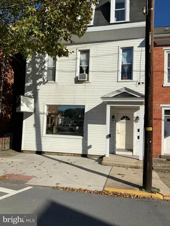$1,050 | 181 South Tulpehocken Street, Pine Grove, PA 17963