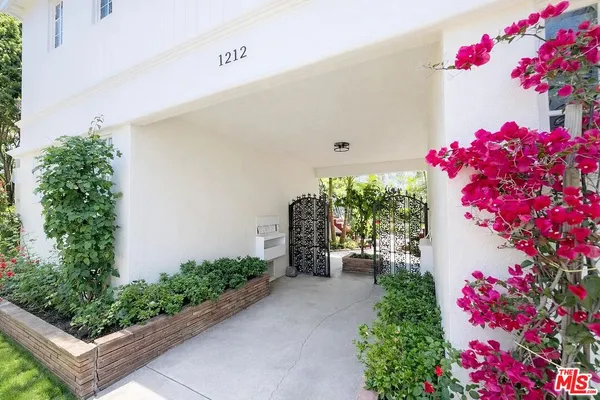 $3,800 | 1212 10th Street, Unit 15, Santa Monica, CA 90401