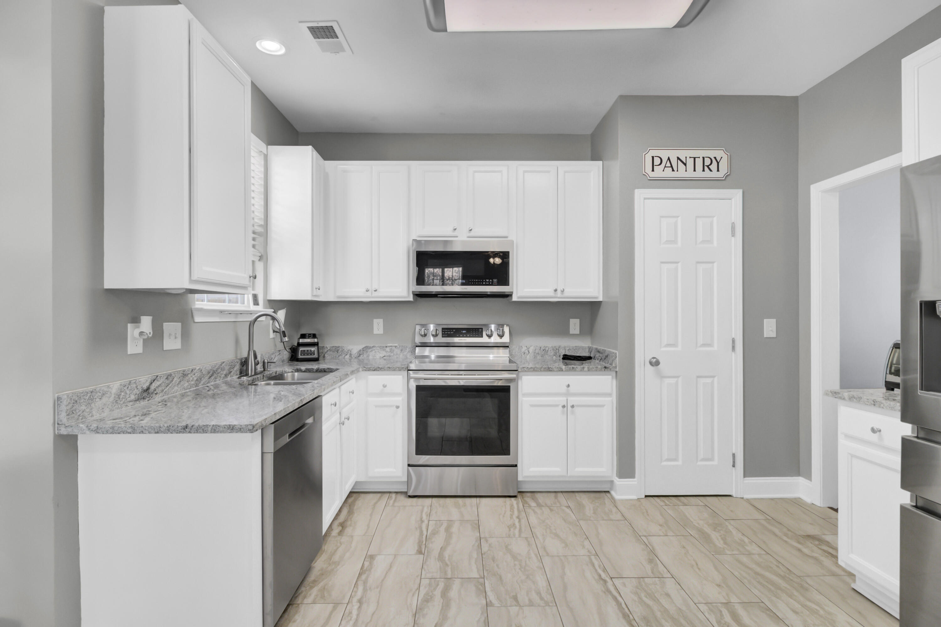 236 2 Forts Road Moncks Corner, SC 29461 - Photo 8 of 27 Kitchen