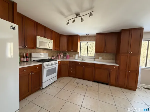 $275,000 | 81 Cliffside Drive, Unit A, Manchester, CT 06042