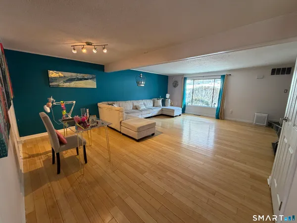 $275,000 | 81 Cliffside Drive, Unit A, Manchester, CT 06042