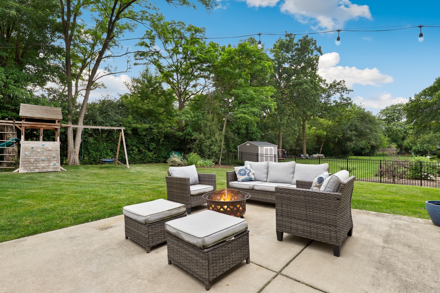 8448 Clynderven Road Burr Ridge, IL 60527 - Photo 22 of 26
