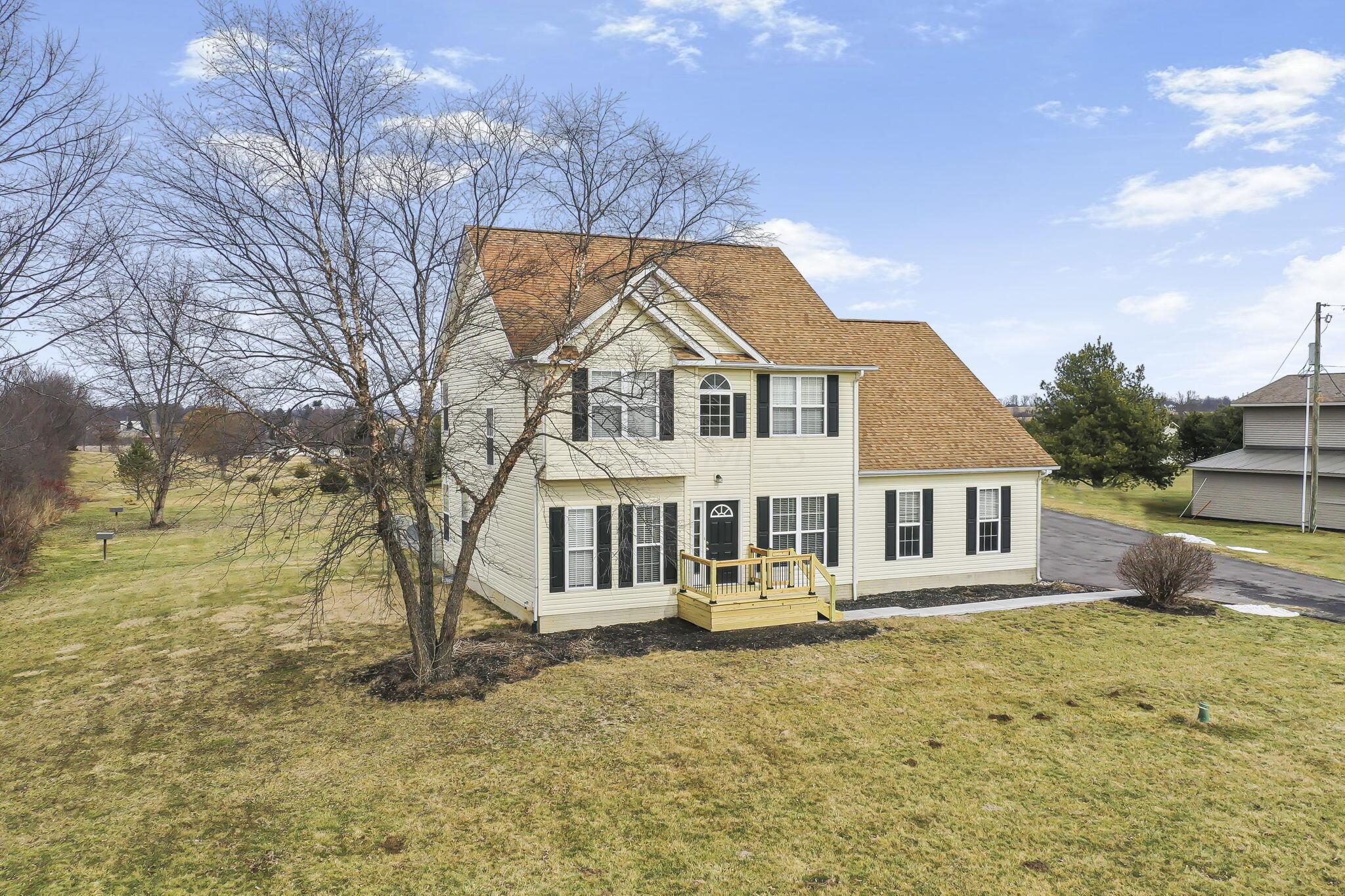 6904 Coonpath Road Northeast Lancaster, OH 43130 - Photo 2 of 68 New Front Porch!
