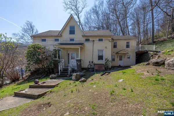 $879,000 | 468 Hamburg Turnpike, West Milford, NJ 07480