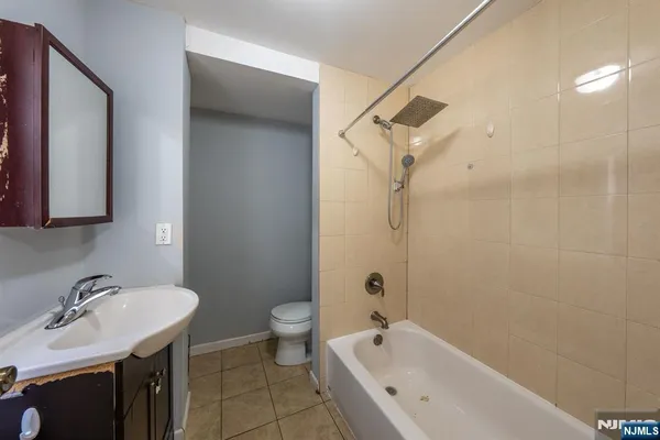 $879,000 | 468 Hamburg Turnpike, West Milford, NJ 07480