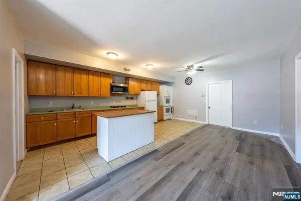 $879,000 | 468 Hamburg Turnpike, West Milford, NJ 07480