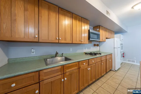 $879,000 | 468 Hamburg Turnpike, West Milford, NJ 07480