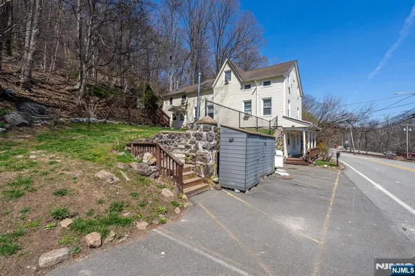 $879,000 | 468 Hamburg Turnpike, West Milford, NJ 07480