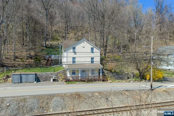 $879,000 | 468 Hamburg Turnpike, West Milford, NJ 07480