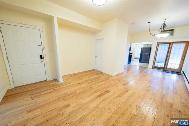 $2,850 | 32 46th Street, Unit 1, Weehawken, NJ 07086