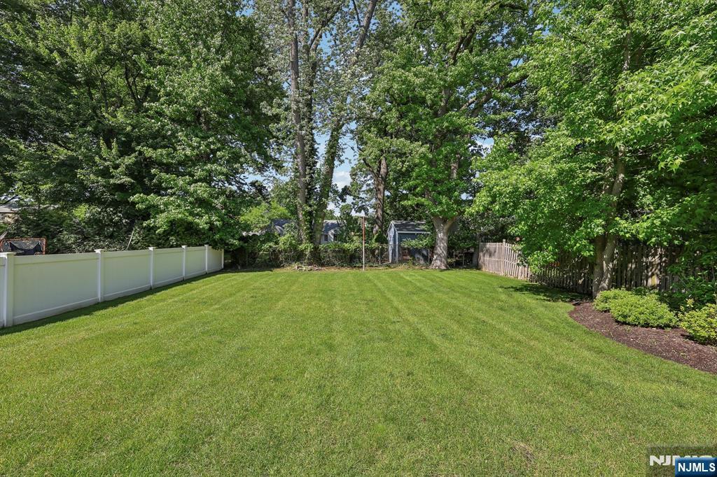 676 Ridgewood Avenue Oradell, NJ 07649 - Photo 45 of 50
