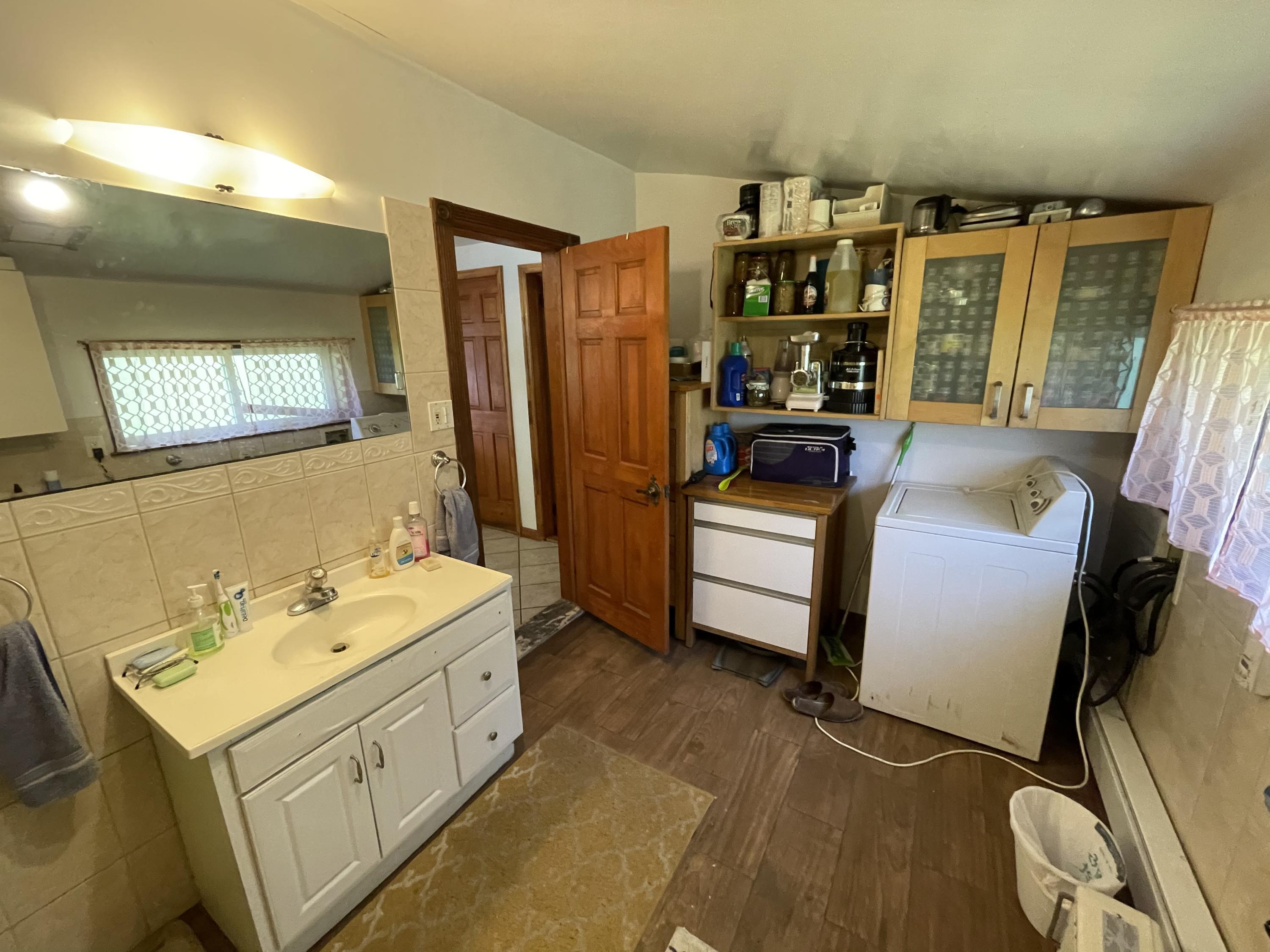 1407 Astolat Road Effort, PA 18330 - Photo 13 of 16 a utility room with dryer and washer