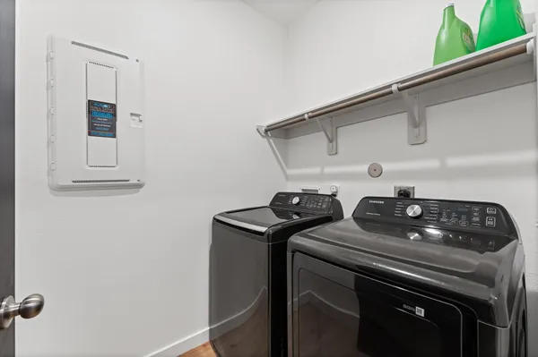 $285,000 | 305 Paso Fino Drive, Alvin, TX 77511