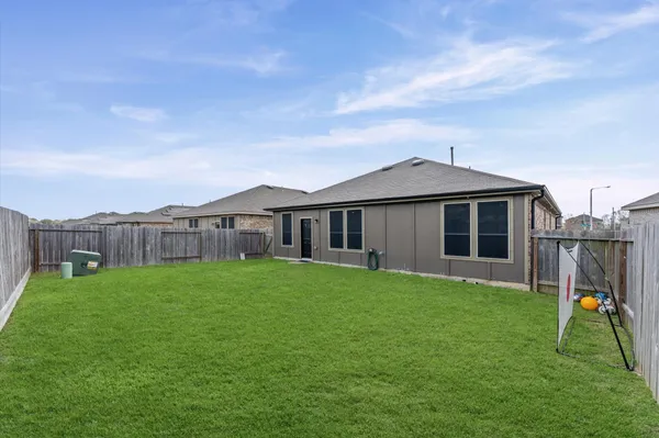 $285,000 | 305 Paso Fino Drive, Alvin, TX 77511