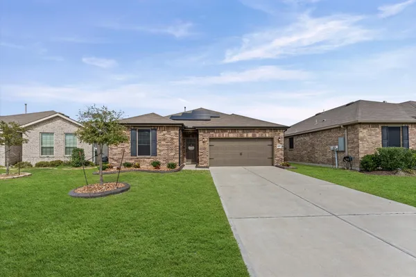 $285,000 | 305 Paso Fino Drive, Alvin, TX 77511