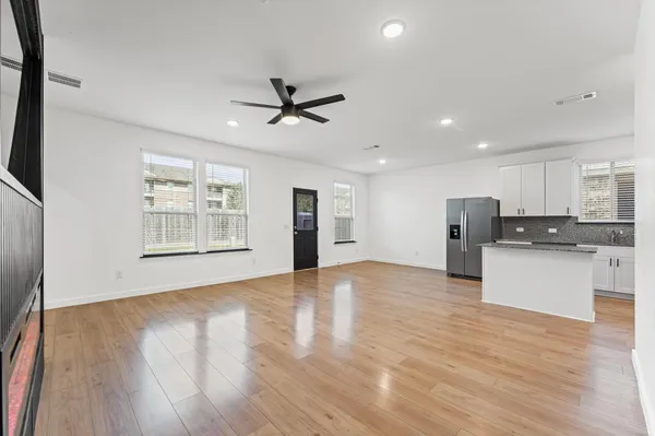 $285,000 | 305 Paso Fino Drive, Alvin, TX 77511