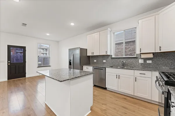 $285,000 | 305 Paso Fino Drive, Alvin, TX 77511