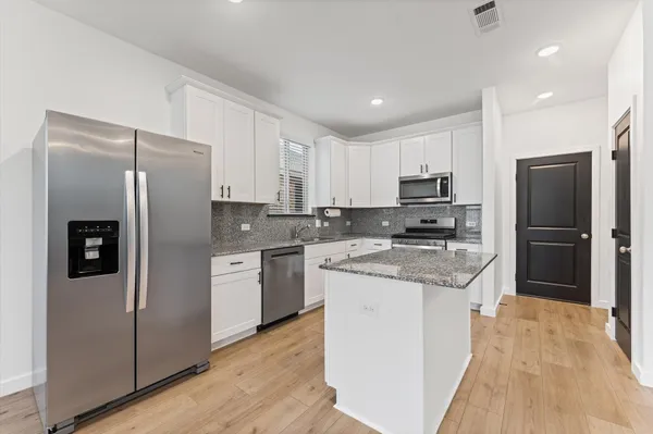 $285,000 | 305 Paso Fino Drive, Alvin, TX 77511