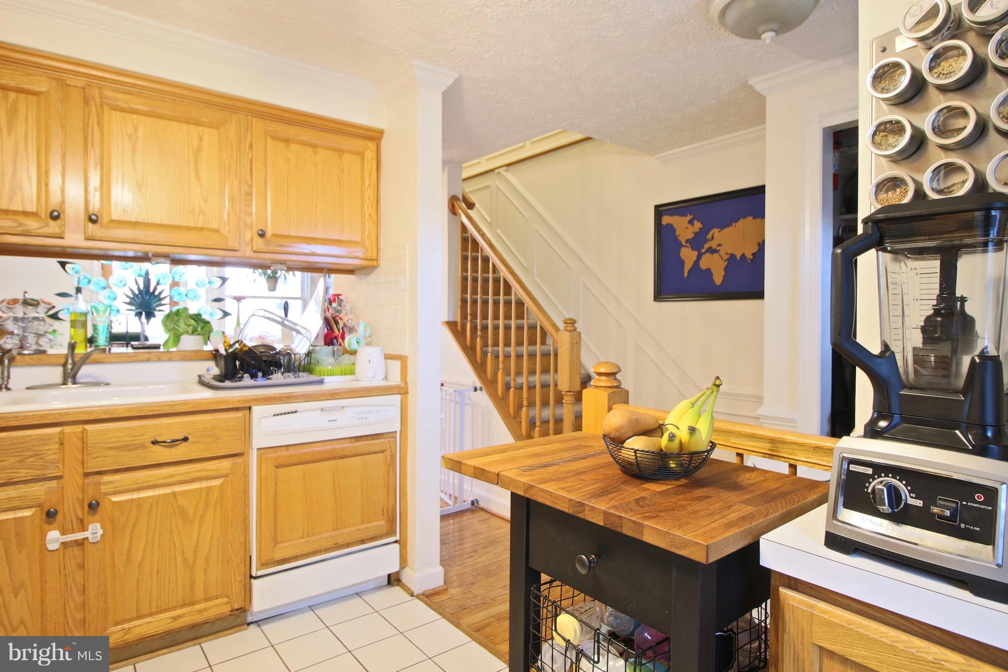 8332 Rocky Forge Court Springfield, VA 22153 - Photo 6 of 16 Kitchen