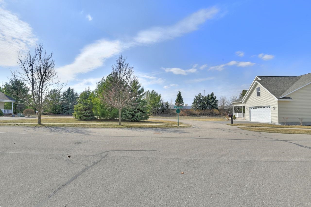 2848 Ruby Street Traverse City, MI 49684 - Photo 12 of 14 1935630-00AFE8CB-D2C9-4E15-B3DC-B03A05A034EE.JPG