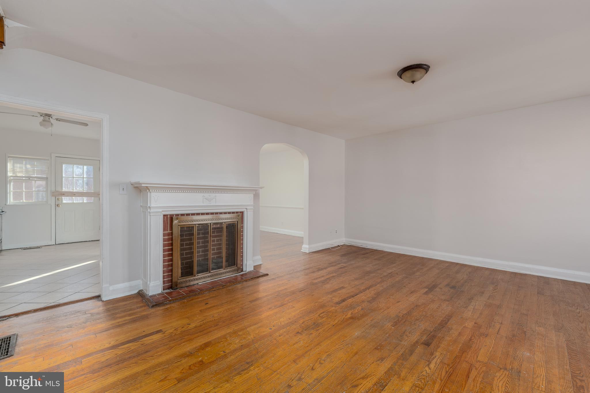 1525 Kingsway Road Baltimore, MD 21218 - Photo 4 of 28