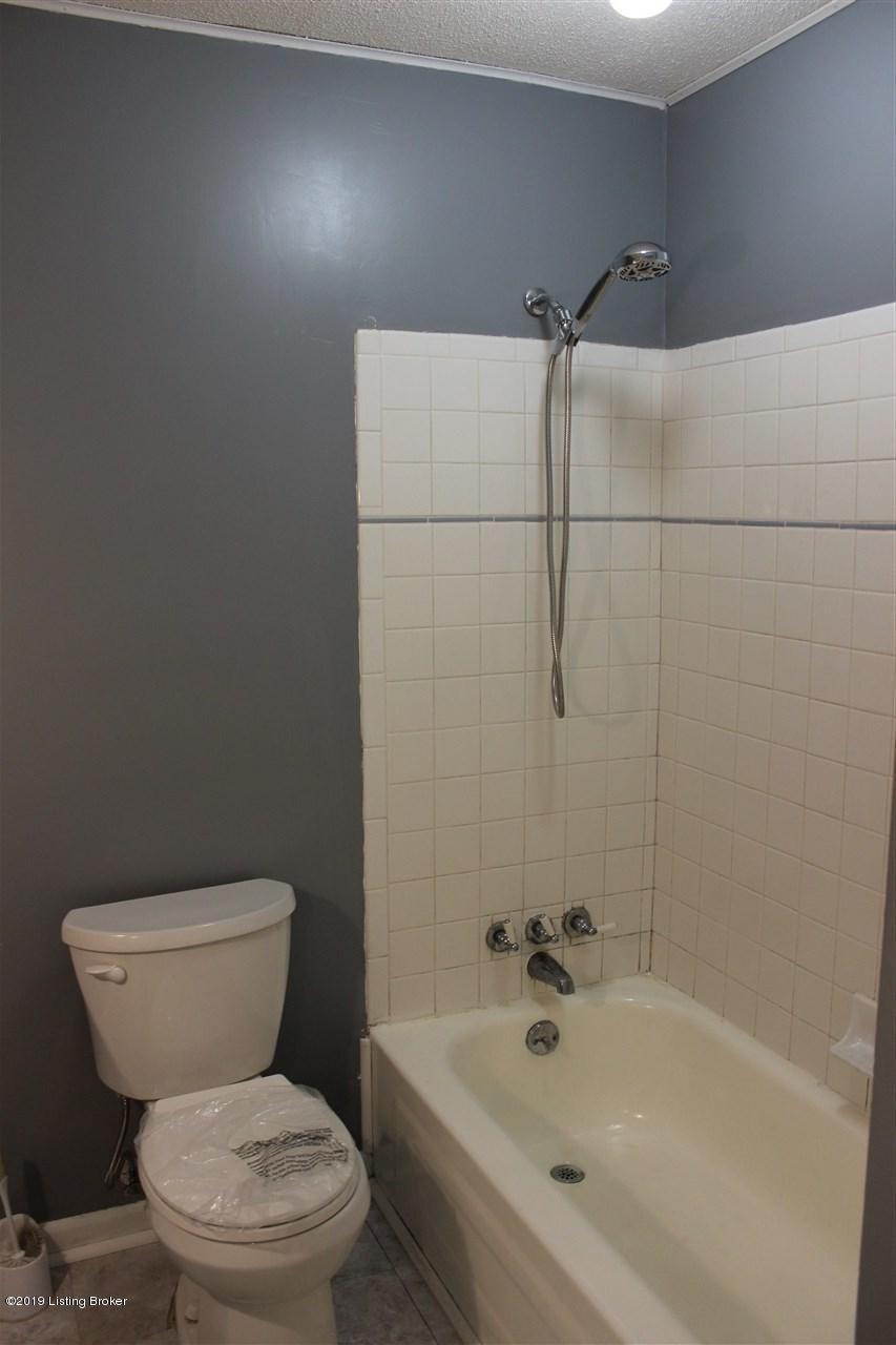 3484 Shepherdsville Road Elizabethtown, KY 42701 - Photo 23 of 36 full-10046607-32