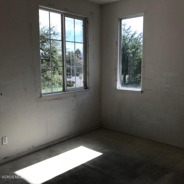 1511 Hidden Ranch Drive Simi Valley, CA 93063 - Photo 14 of 27 an empty room with a window
