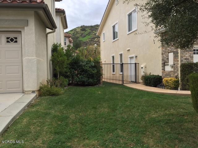 1511 Hidden Ranch Drive Simi Valley, CA 93063 - Photo 23 of 27 a view of backyard of the house
