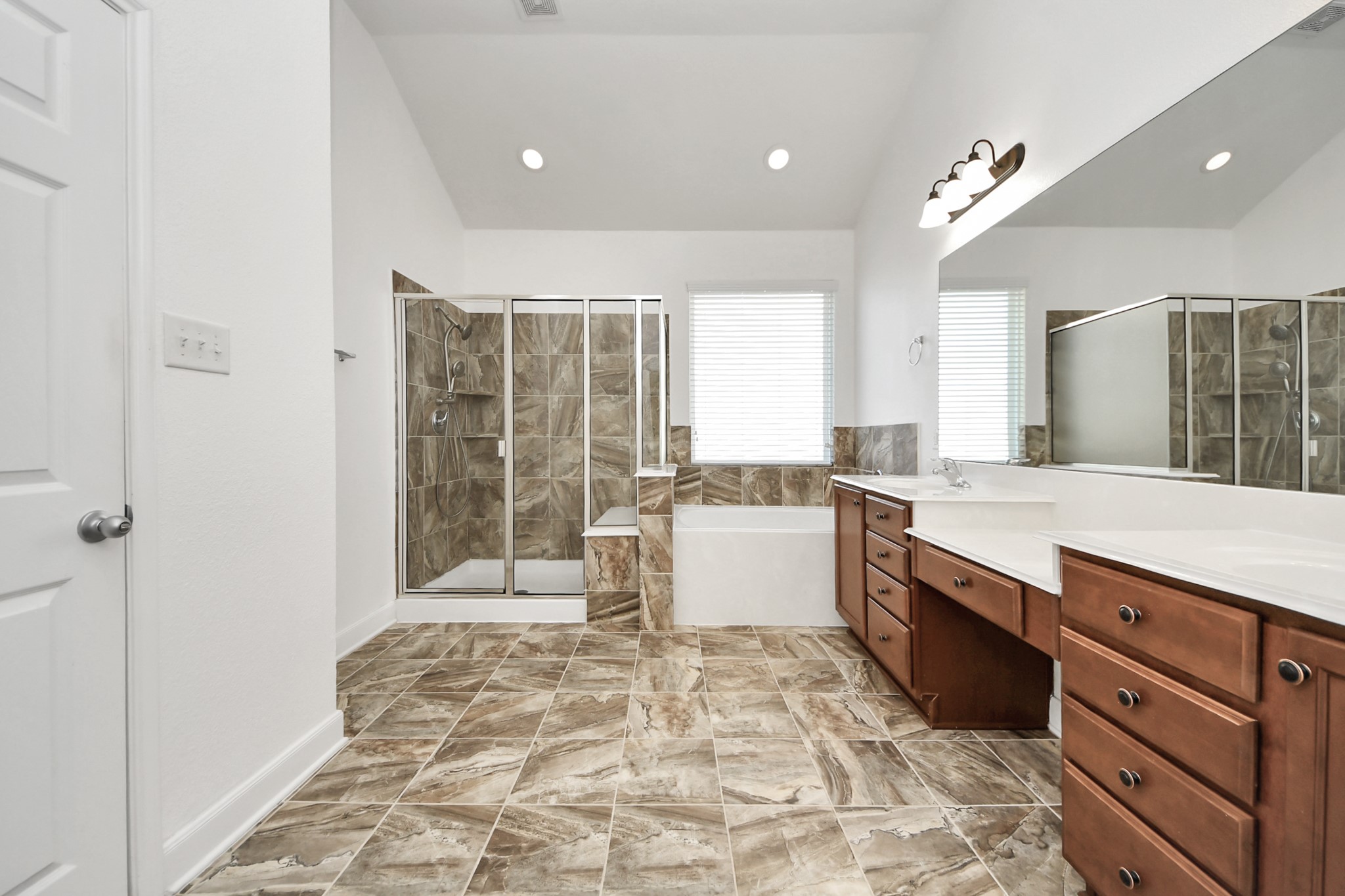1947 Parnevik Place Conroe, TX 77304 - Photo 29 of 37 Primary Restroom