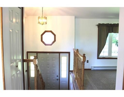 137 Freeman Road Charlton, MA 01507 - Photo 16 of 27