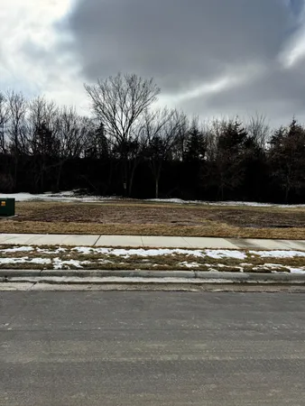 $20,000 | 2405 Lake Avenue, New Ulm, MN 56073