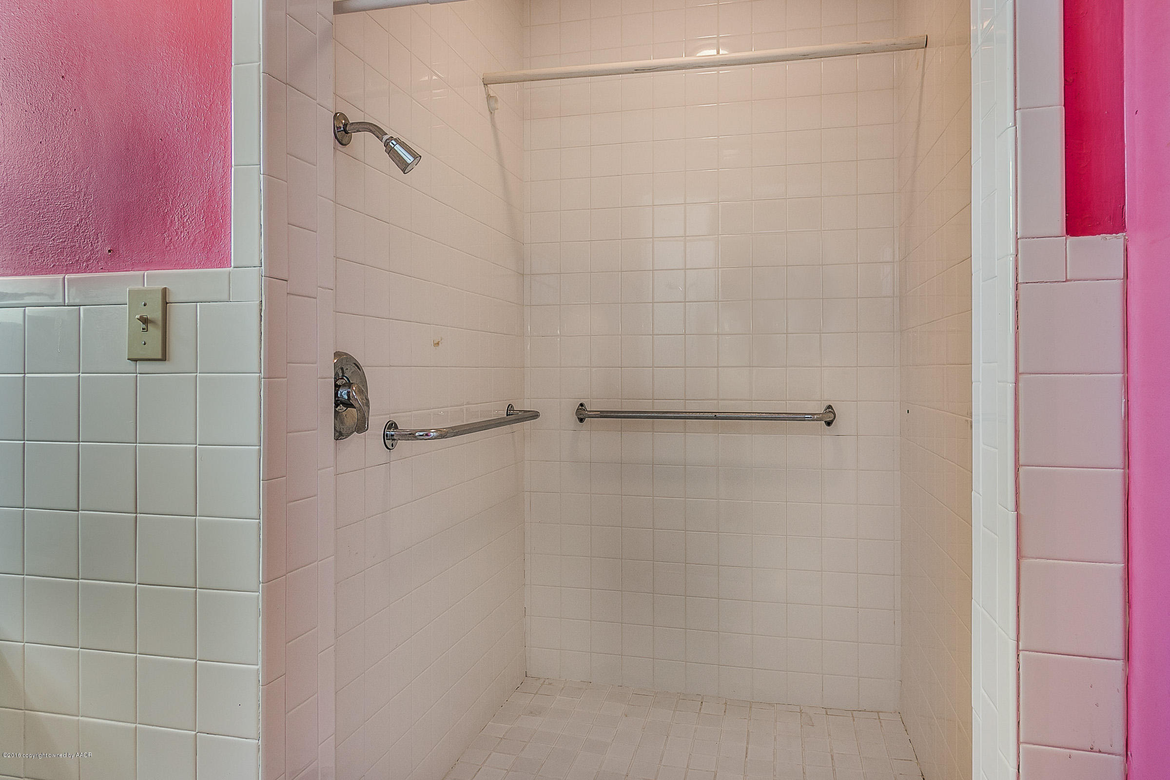 3310 Martin Road Amarillo, TX 79107 - Photo 14 of 19 015_Shower 2