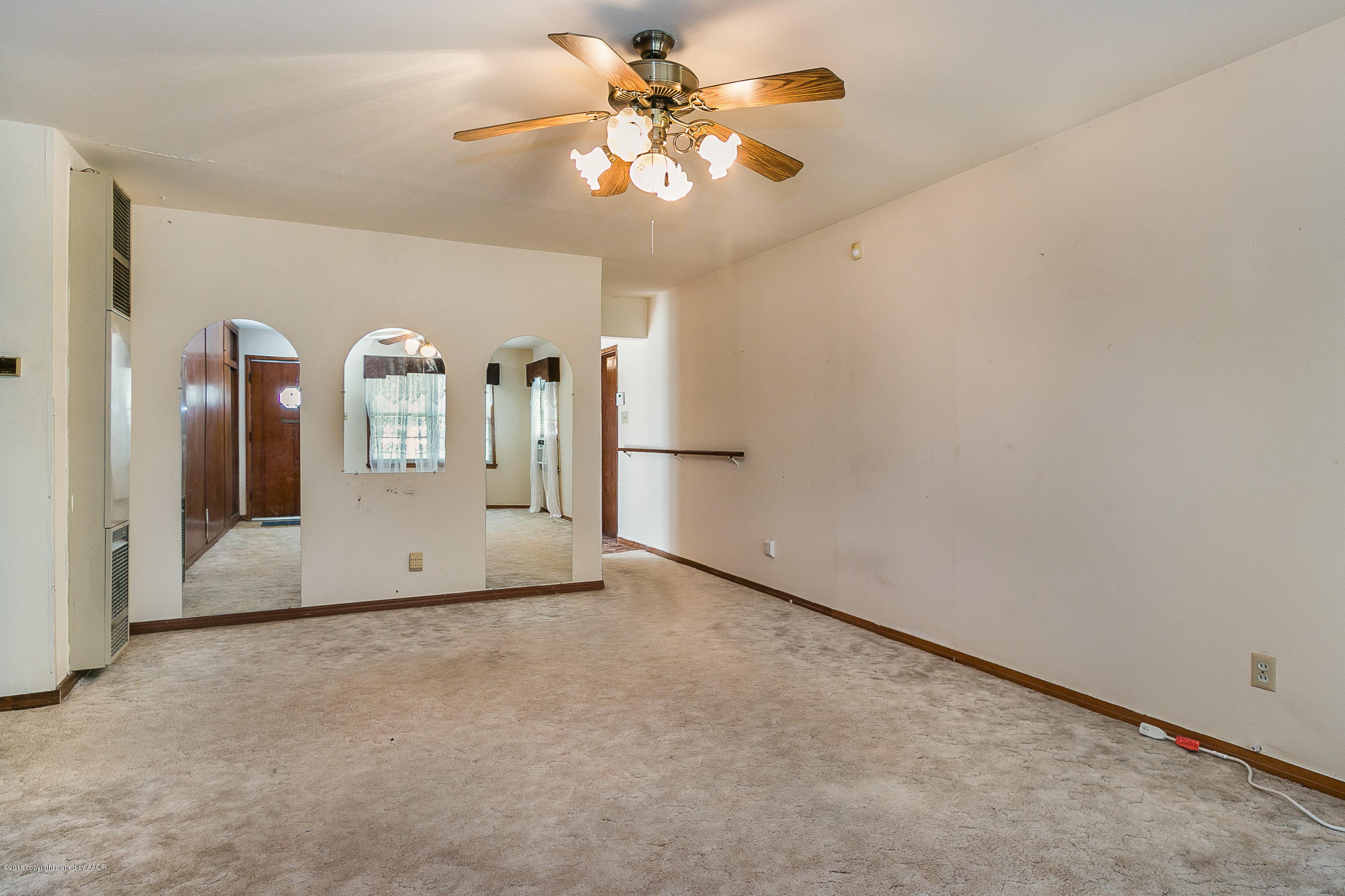 3310 Martin Road Amarillo, TX 79107 - Photo 2 of 19 004_Living Room From Entry