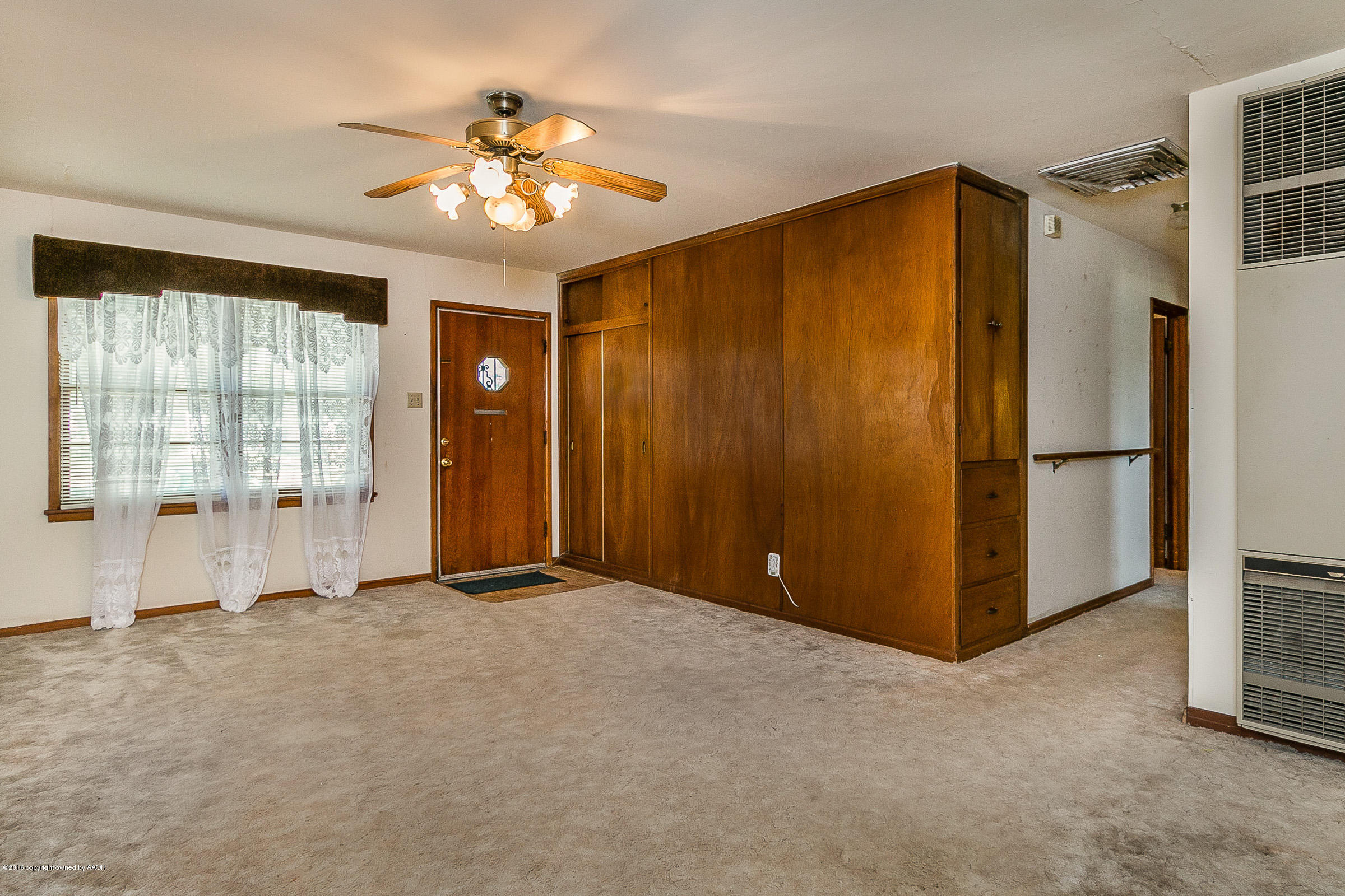 3310 Martin Road Amarillo, TX 79107 - Photo 6 of 19 003_Living Room