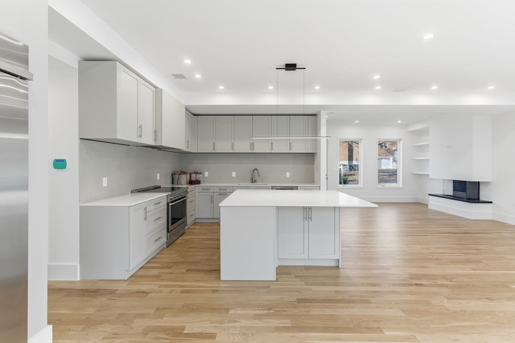 82 Louise Road, Unit 82 Newton, MA 02467 - Photo 5 of 37